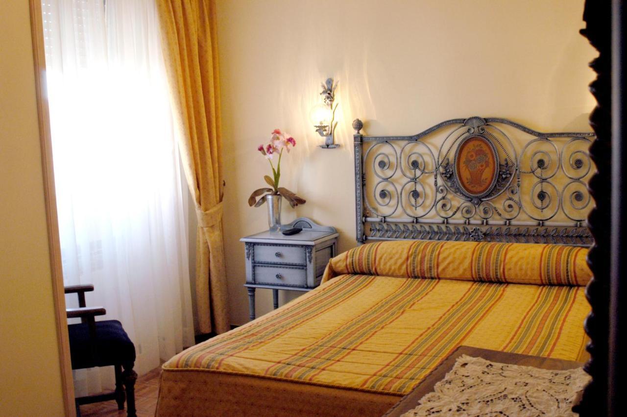 Hotel Julia Aranda de Duero Room photo